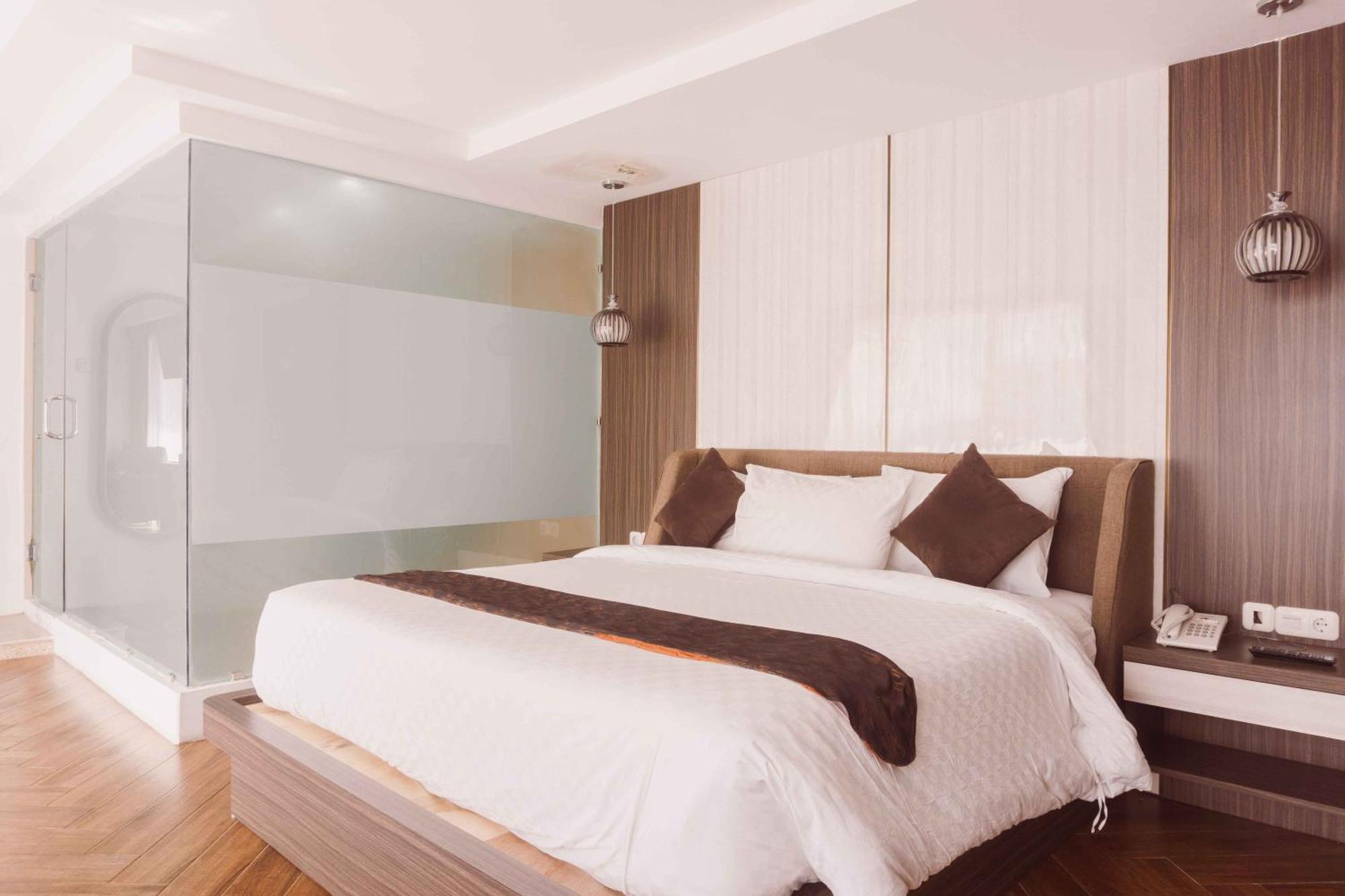 Fahira Hotel Syariah Букіттінгі Екстер'єр фото