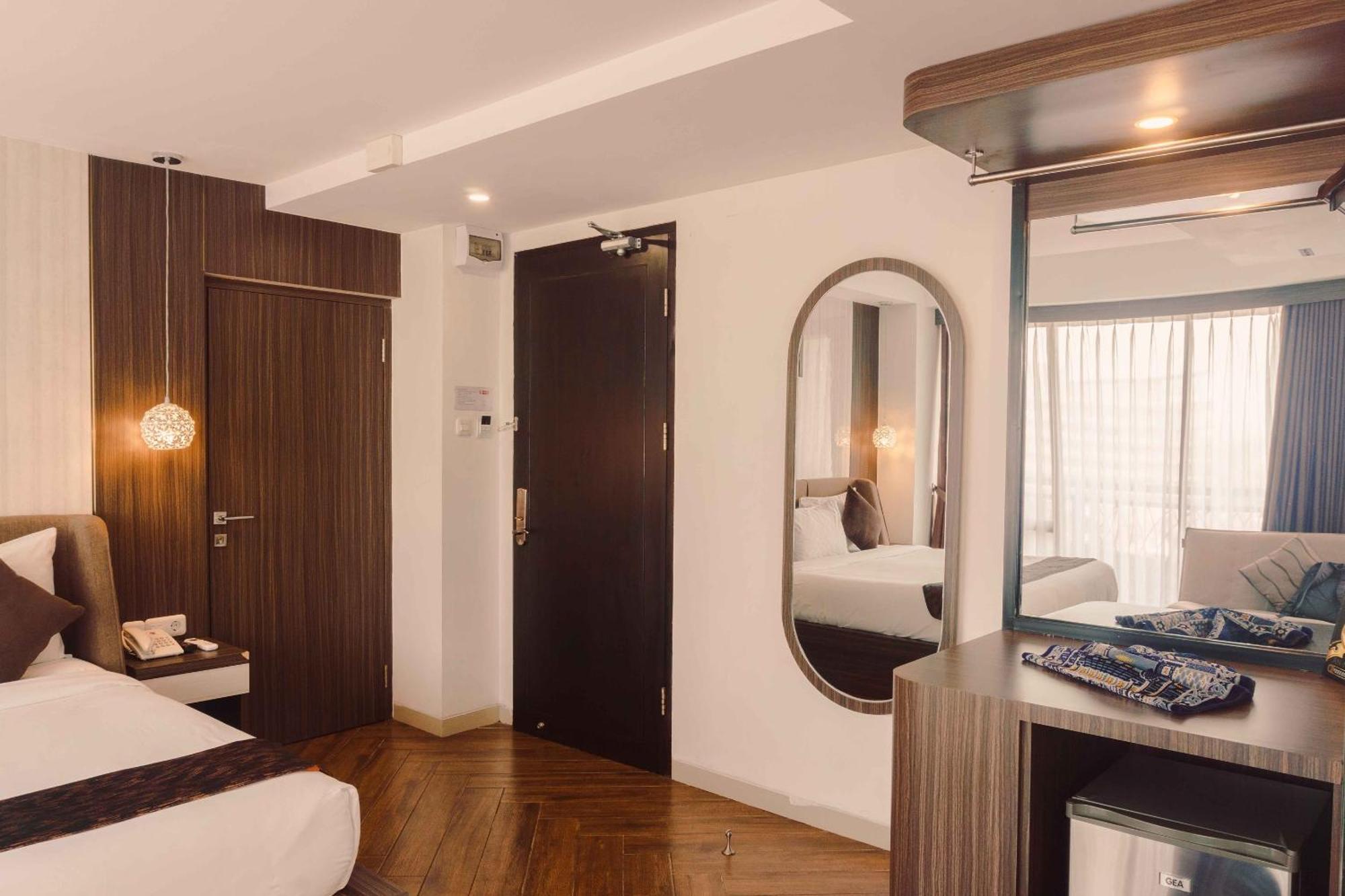 Fahira Hotel Syariah Букіттінгі Екстер'єр фото
