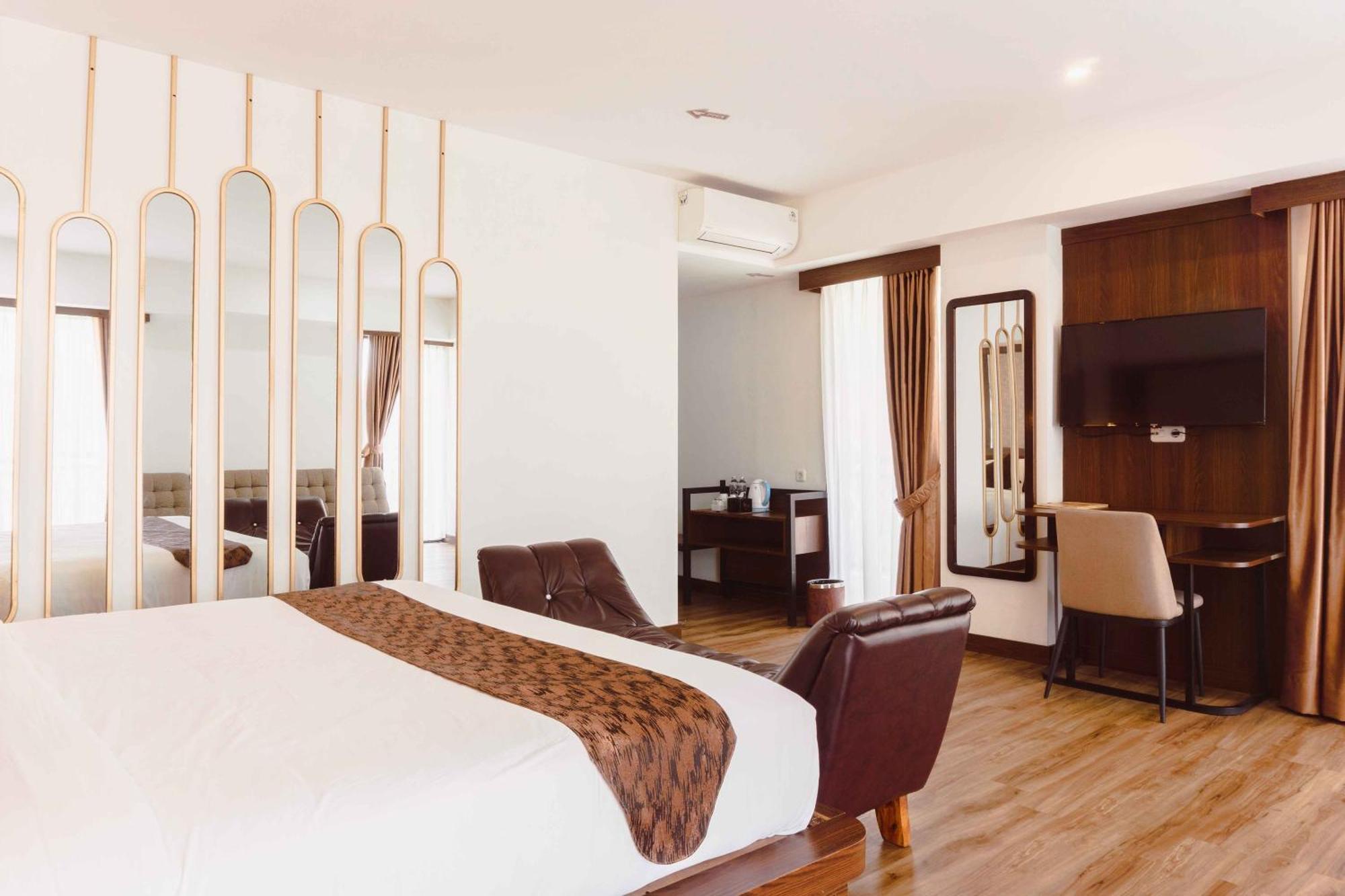 Fahira Hotel Syariah Букіттінгі Екстер'єр фото
