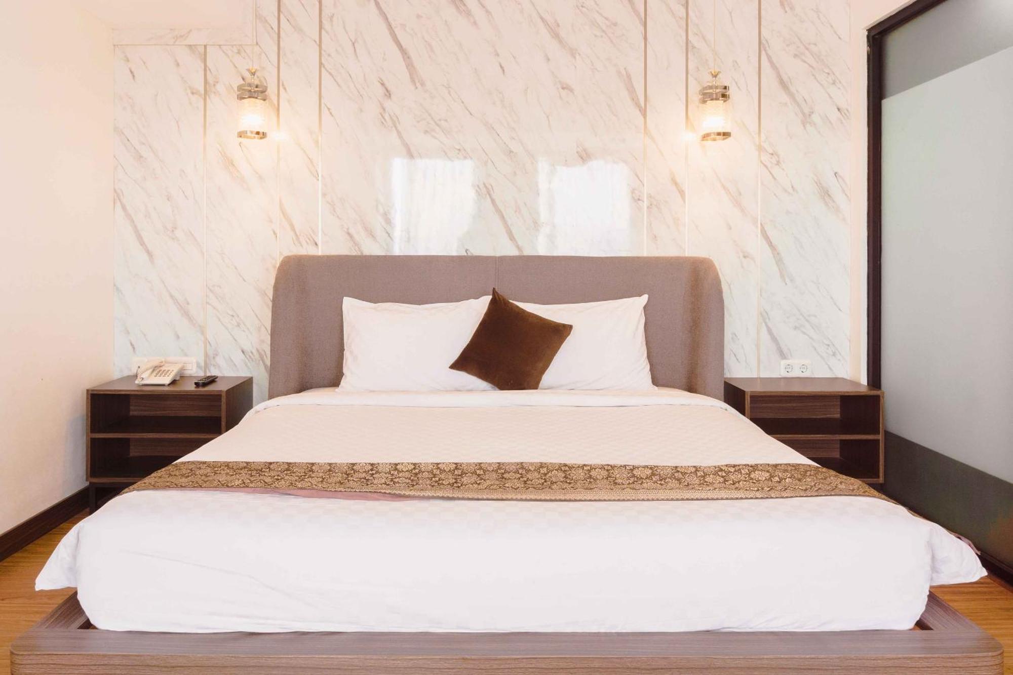 Fahira Hotel Syariah Букіттінгі Екстер'єр фото