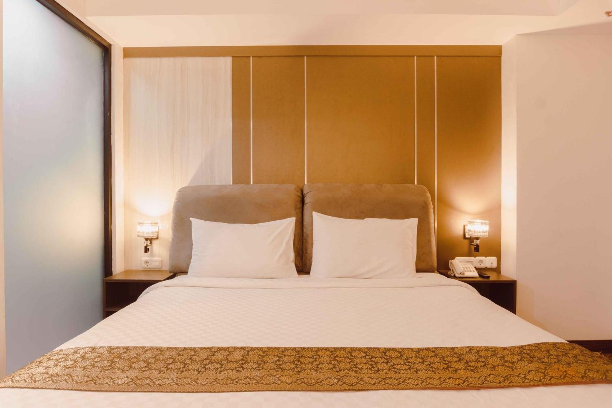 Fahira Hotel Syariah Букіттінгі Екстер'єр фото
