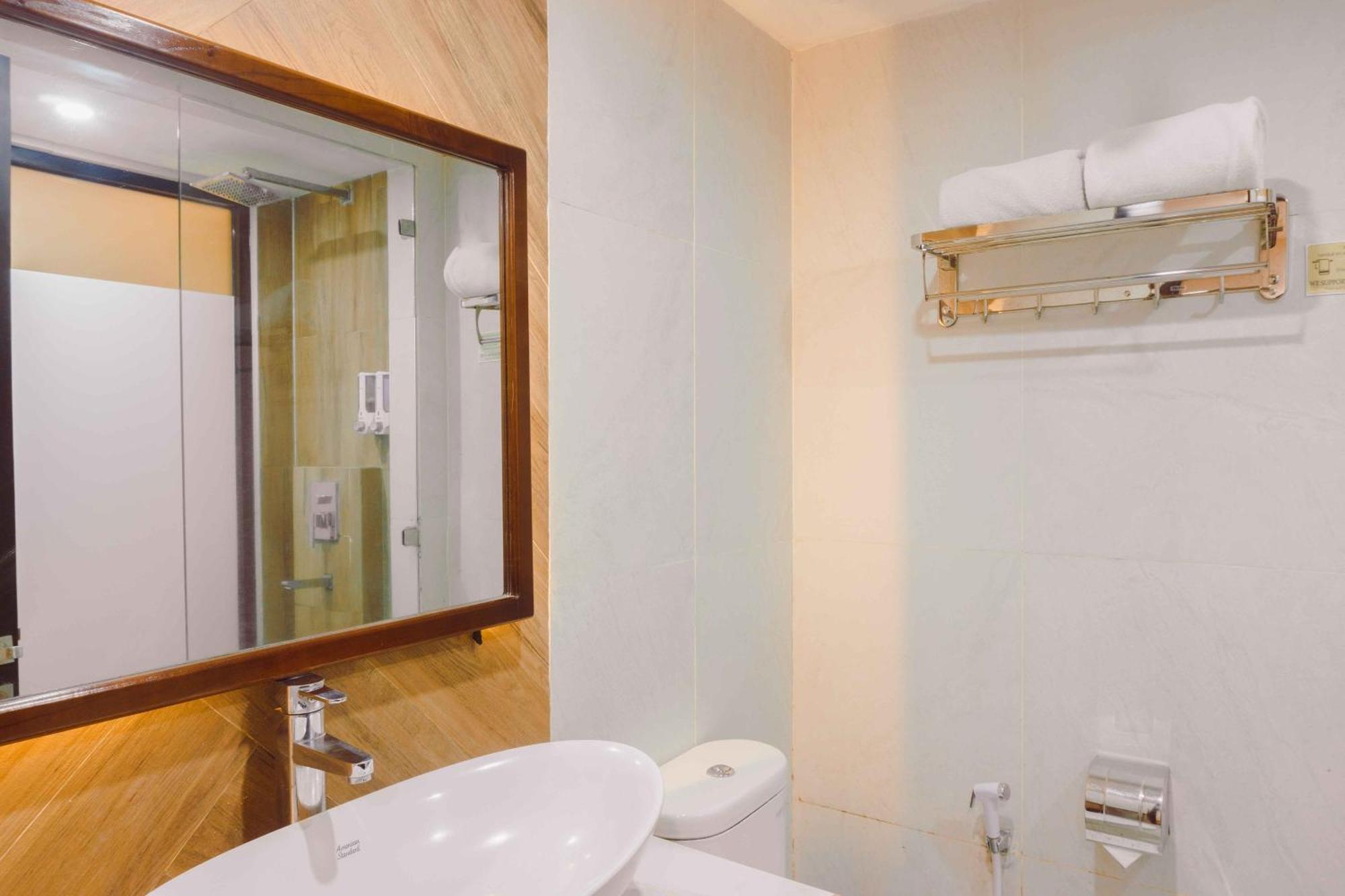 Fahira Hotel Syariah Букіттінгі Екстер'єр фото